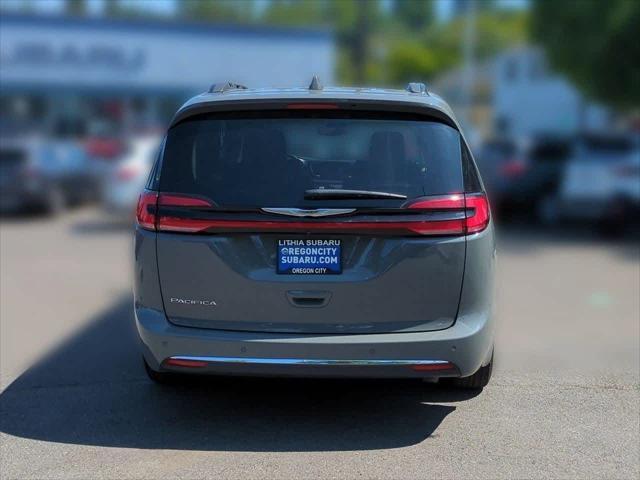 2022 chrysler pacifica touring l