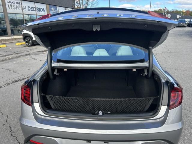 2022 hyundai sonata hybrid base