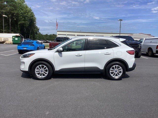2020 ford escape se