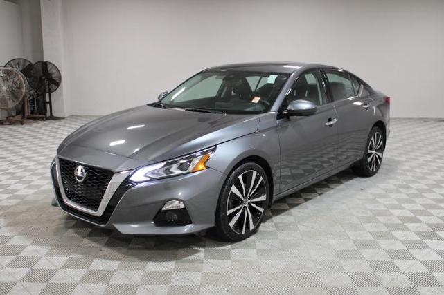 2022 nissan altima 2.5 platinum