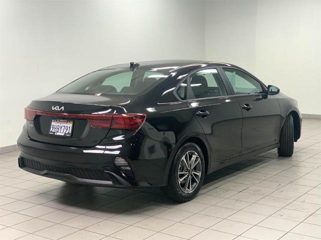 2023 kia forte lxs