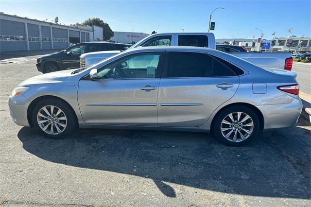 2017 toyota camry hybrid xle