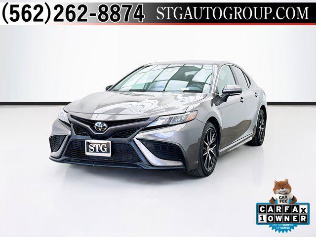 2022 toyota camry se