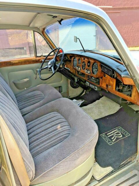 1965 rolls royce, fresh restoration, has chevy v8 conversion, great limo car
