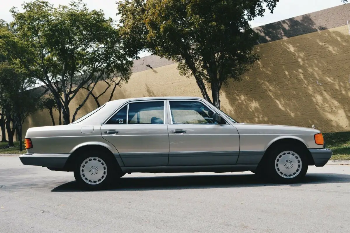 1991 mercedes-benz 300se | 75k-miles | champagne / brown interior | rare spec