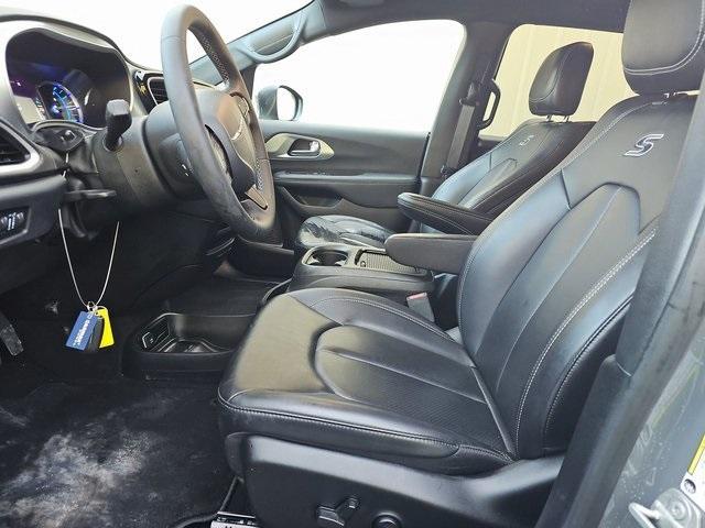 2023 chrysler pacifica hybrid touring l
