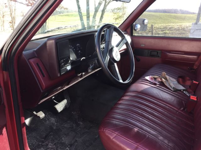 2500 chevrolet cheyenne pickup very good condition