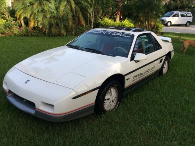 1984 pontiac fiero se coupe 2-door 2.5l. pace car. real 19k miles