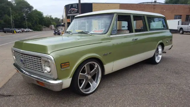 1972 c-10 chevrolet suburban deluxe ~ lowered ~ 22's ~ runs and drives well
