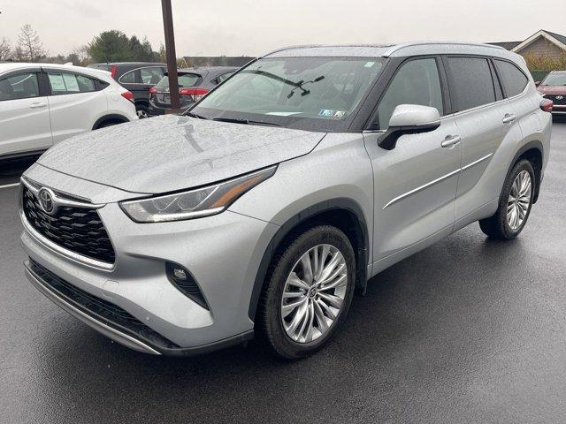 2022 toyota highlander platinum