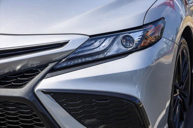 2024 toyota camry hybrid se