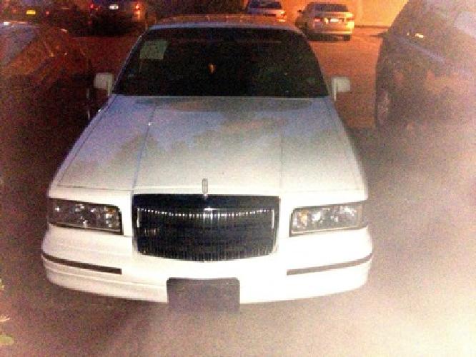 1996 lincoln town car signatre only 124k in yonkers, ny