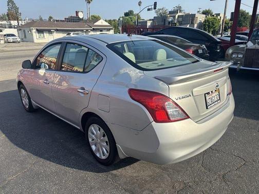 2013 nissan versa