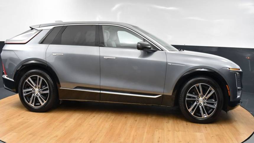 2023 cadillac lyriq luxury