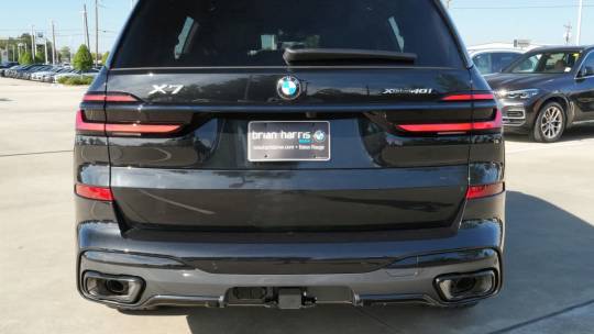 2025 BMW X7