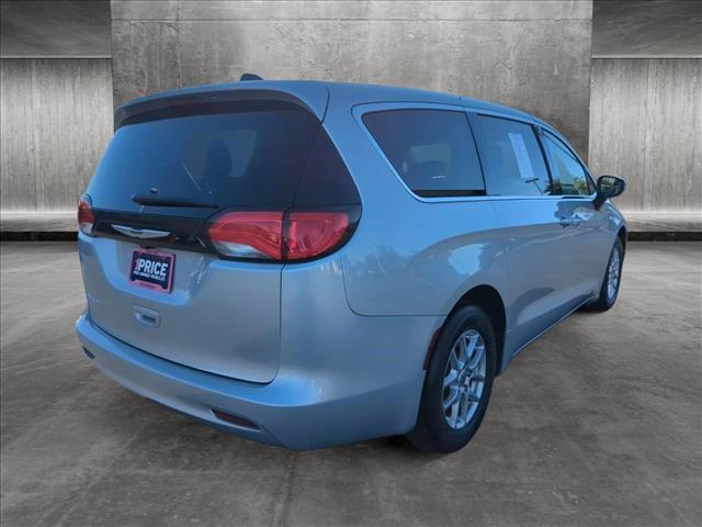 2022 chrysler voyager lx