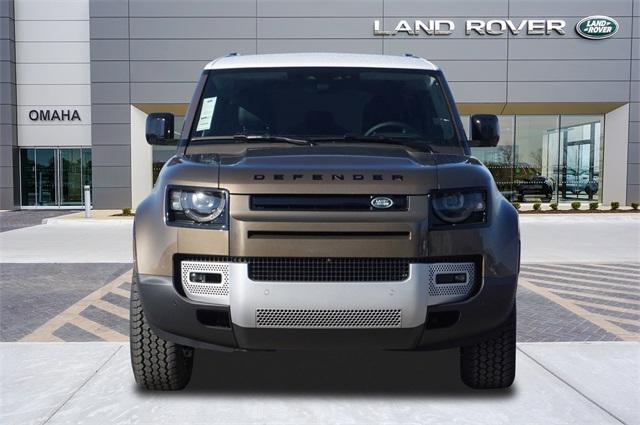 2024 land rover defender p300