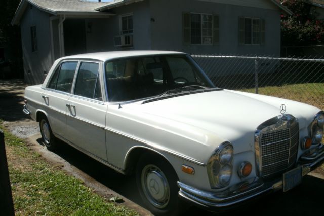 1970 white mercedes benz 280 se 6 cylinder 4 door sedan