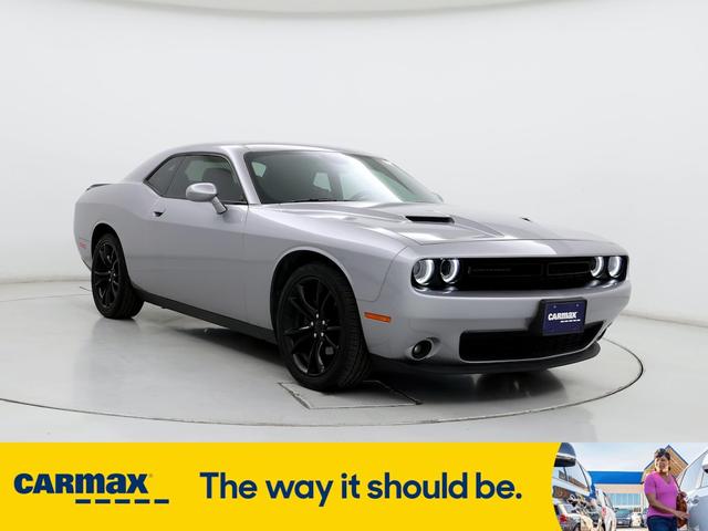 2016 dodge challenger sxt