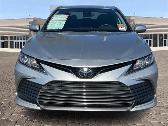 2022 toyota camry le