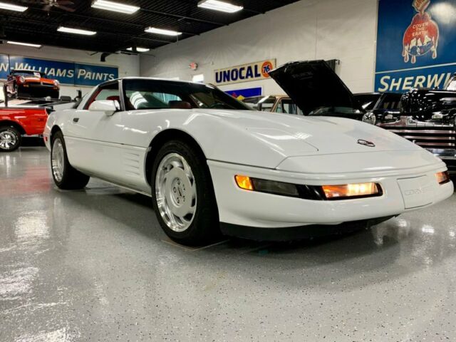 1992 chevrolet corvette white 5.7 liter v8 automatic