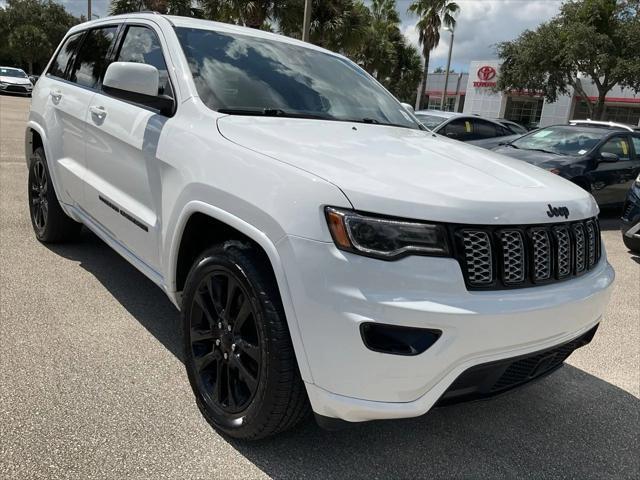 2022 jeep grand cherokee laredo