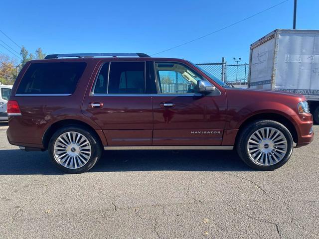 2015 lincoln navigator base