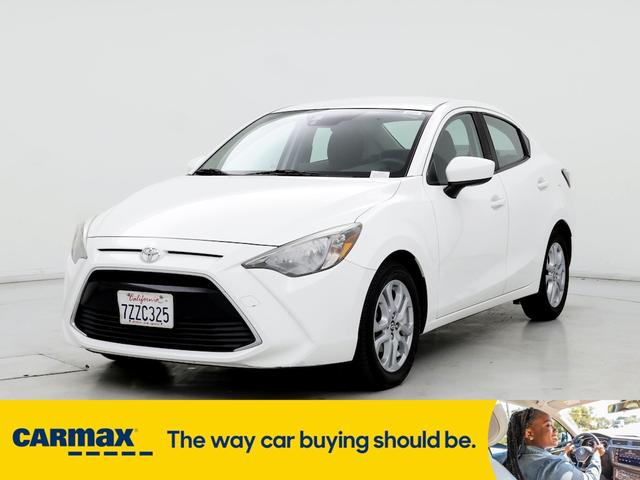 2017 toyota yaris ia