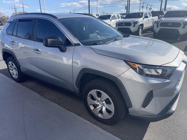 2019 toyota rav4 le