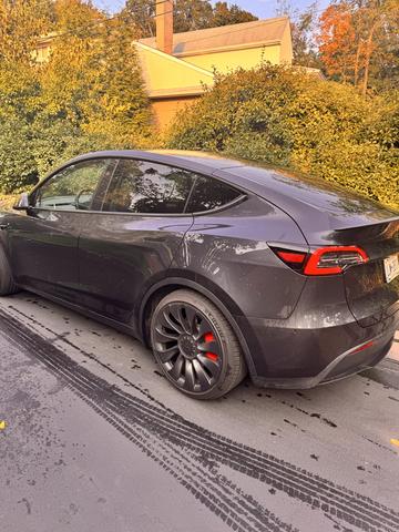 2024 tesla model y performance