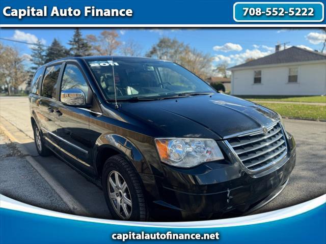 2010 chrysler town & country touring