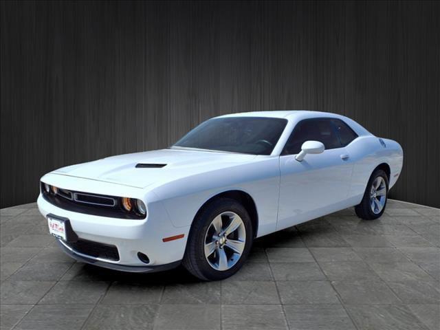 2016 dodge challenger sxt