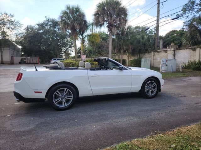2012 ford mustang v6 premium
