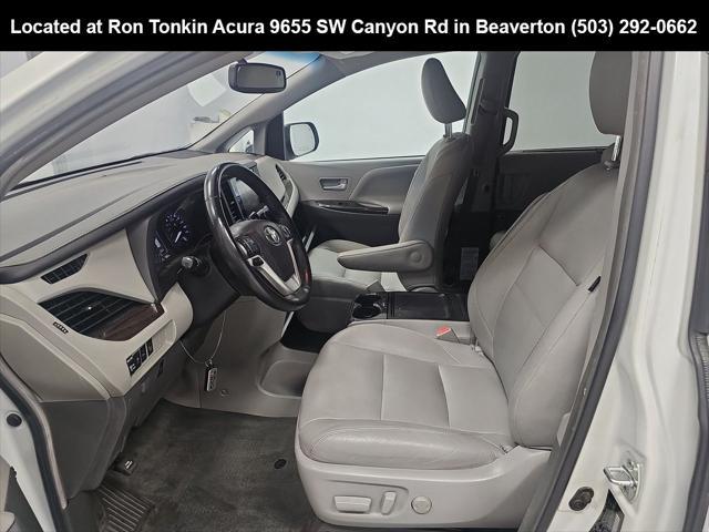 2017 toyota sienna xle