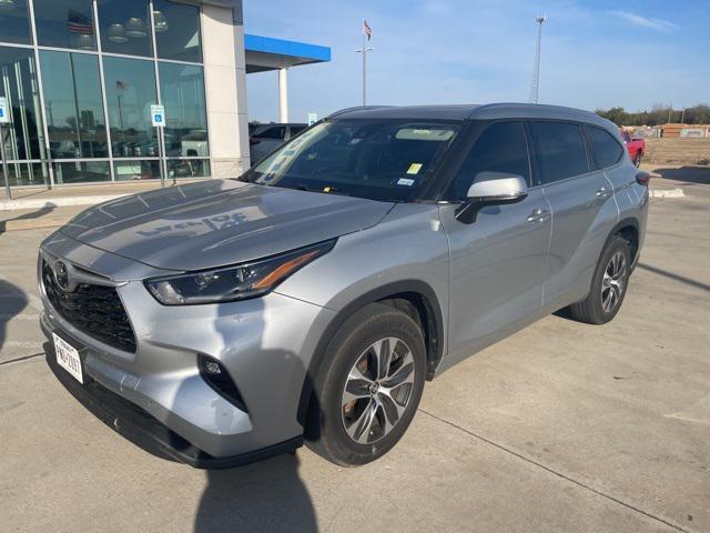 2021 toyota highlander xle