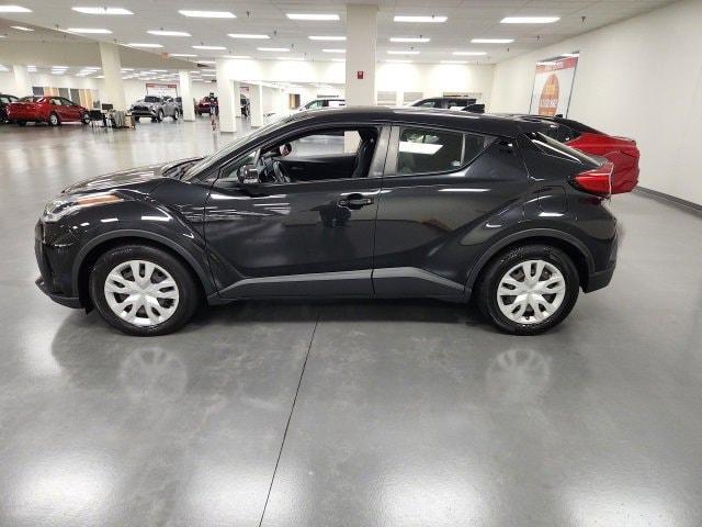 2021 toyota c-hr le