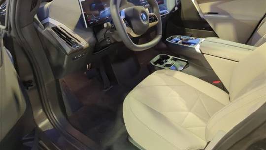 2024 BMW iX