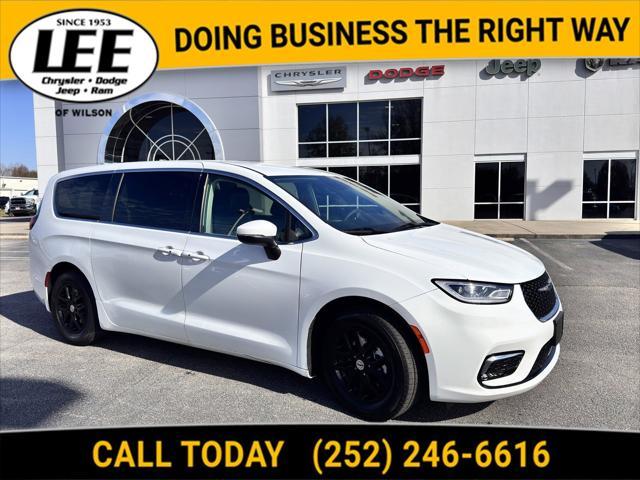 2023 chrysler pacifica touring l