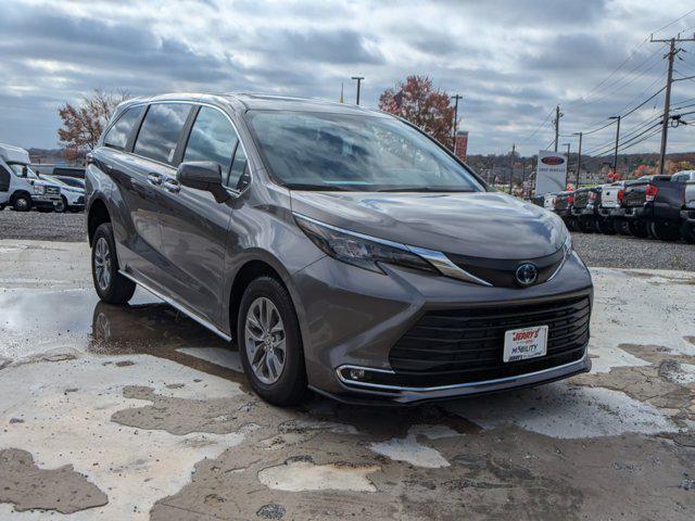2024 toyota sienna xle 8 passenger