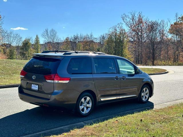 2013 toyota sienna le