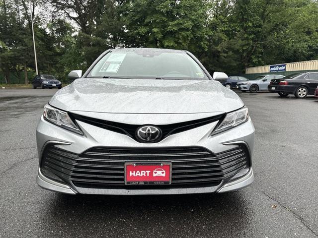 2022 toyota camry le