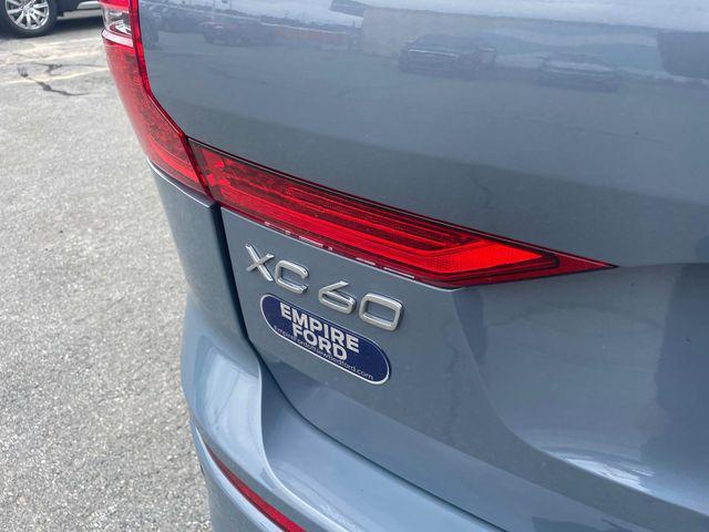 2023 volvo xc60 b5 plus bright theme