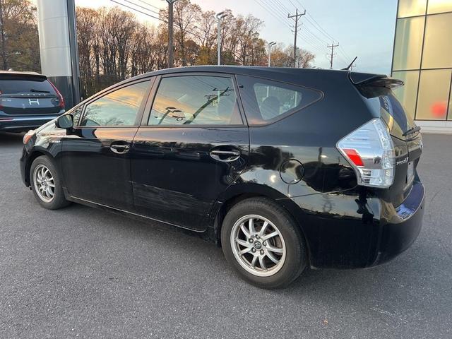 2014 toyota prius v two