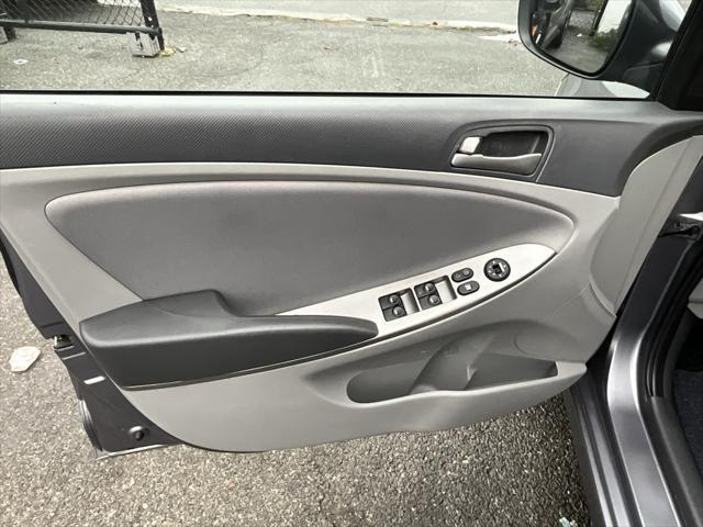 2016 hyundai accent se