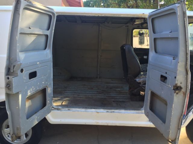 1968 ford econoline 100 "super van" (no windows panel van)
