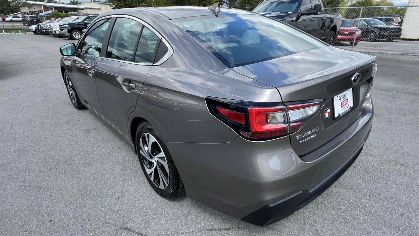 2022 subaru legacy premium