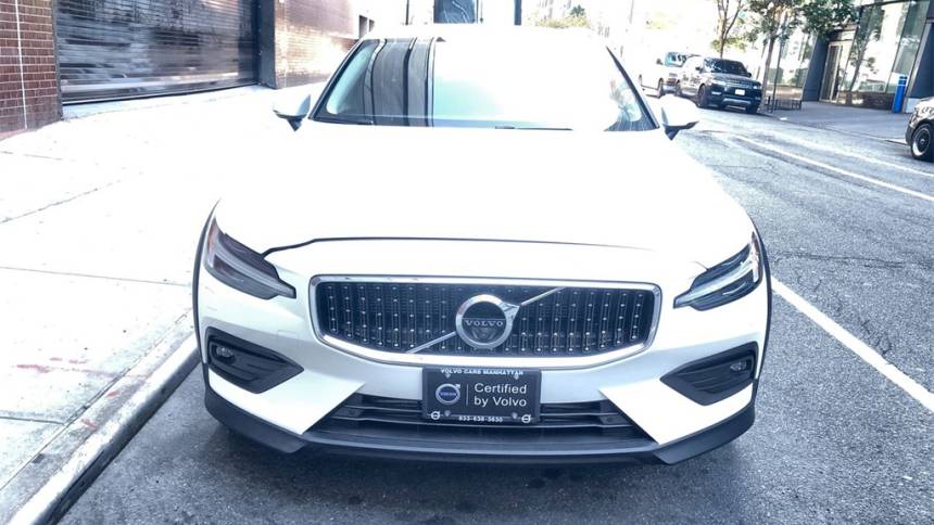 2022 volvo v60 cross country t5