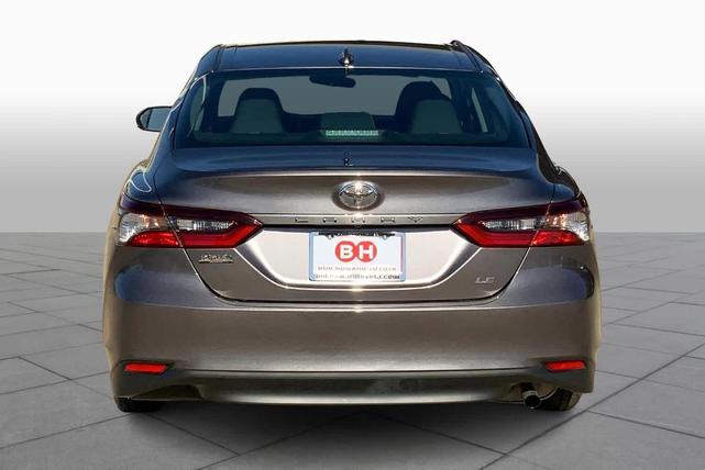 2024 toyota camry le