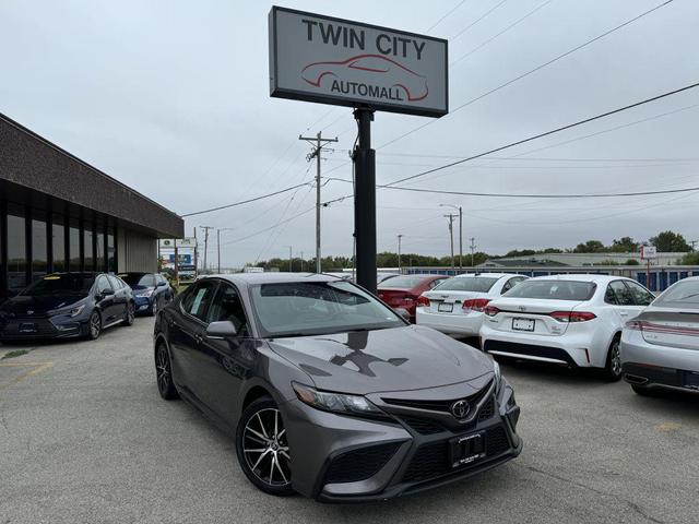 2022 toyota camry se