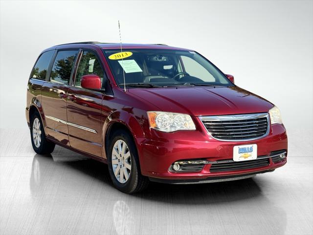 2013 chrysler town & country touring